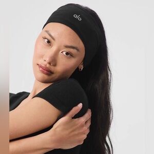 NWT - ALO Yoga Performance Conquer Black Headband
